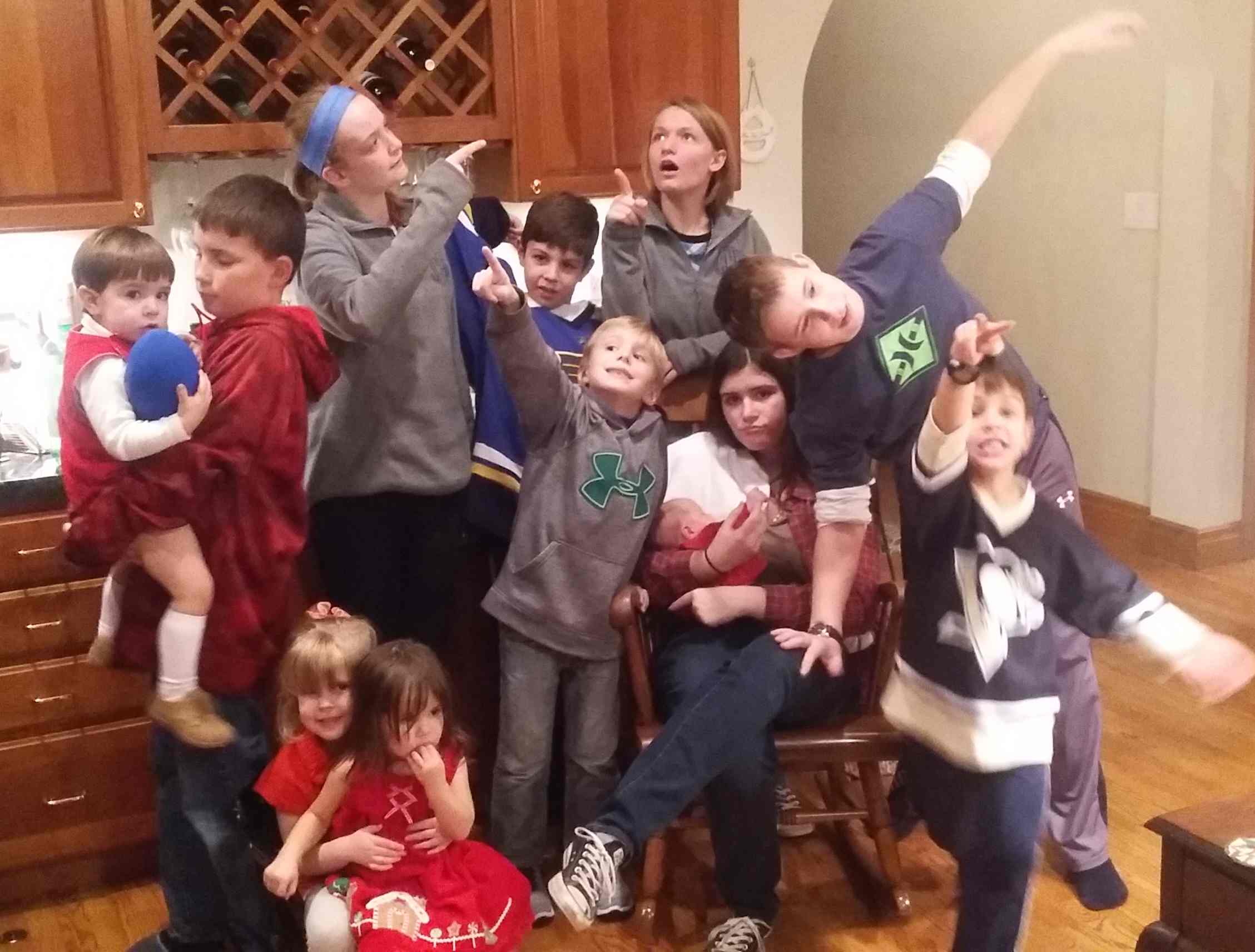 2015-12-26 Sagemis Cousins pointing.jpg